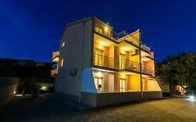 Apartments Neve